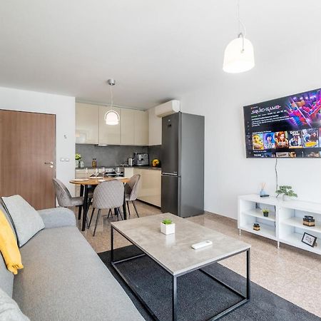 Julie'S Sunny Cozy Apartment With Balcony Sofia Exterior foto