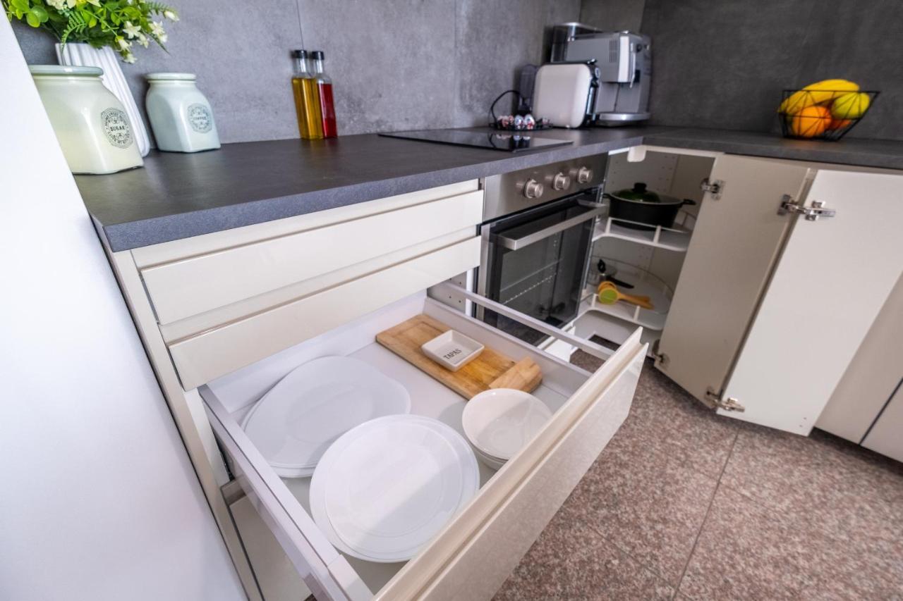 Julie'S Sunny Cozy Apartment With Balcony Sofia Exterior foto